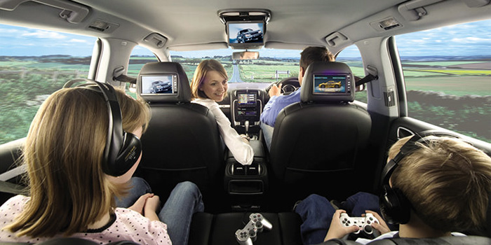 ۱۲ ویژگی کاربردی خودروها برای والدین و خانواده‌ های پرجمیعت